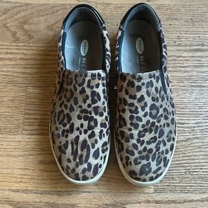 Dr Scholls Womens Slip On Shoes Size 8.5 Leopard Print
